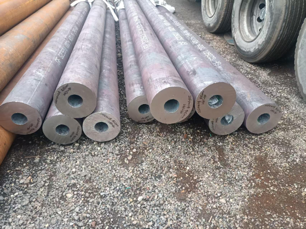 专业销售42CrMo高压锅炉管用无缝钢管 可按图纸要求精密锯切